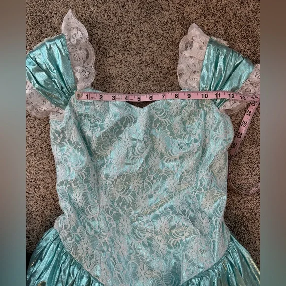 Vintage 80s metallic lamé and lace tiered Bo Peep prom dress, size 8 - Picture 9 of 13